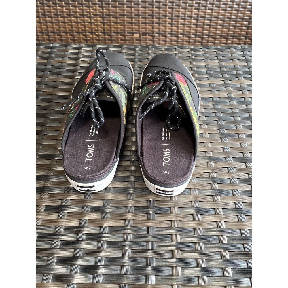 Toms shoes women’s size 7 - Picture 5 of 6